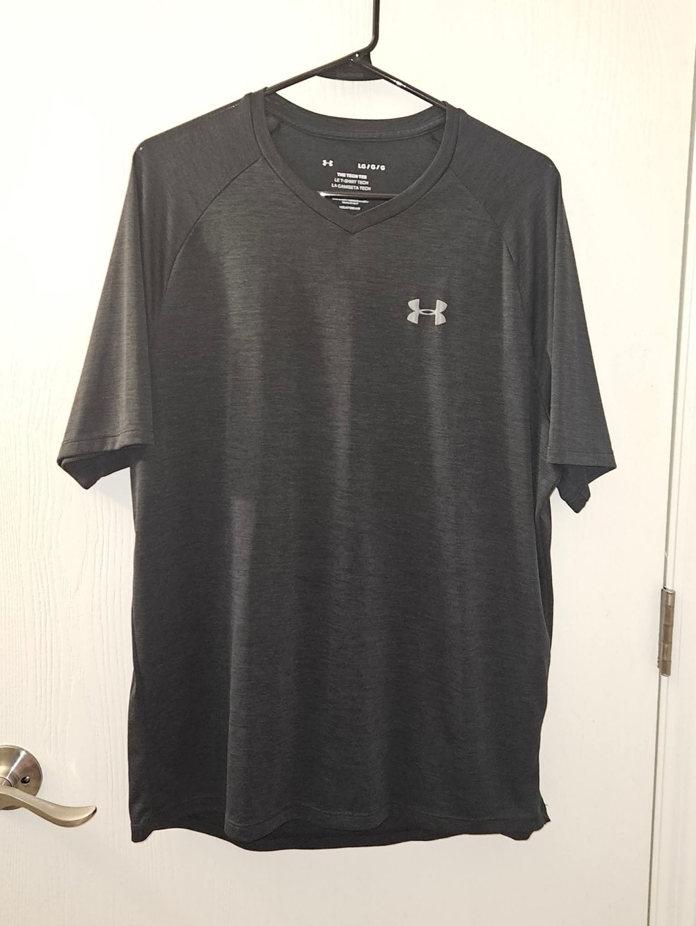 Under Armour Men’s Short Sleeve V-Neck T-Shirt - Charcoal Gray